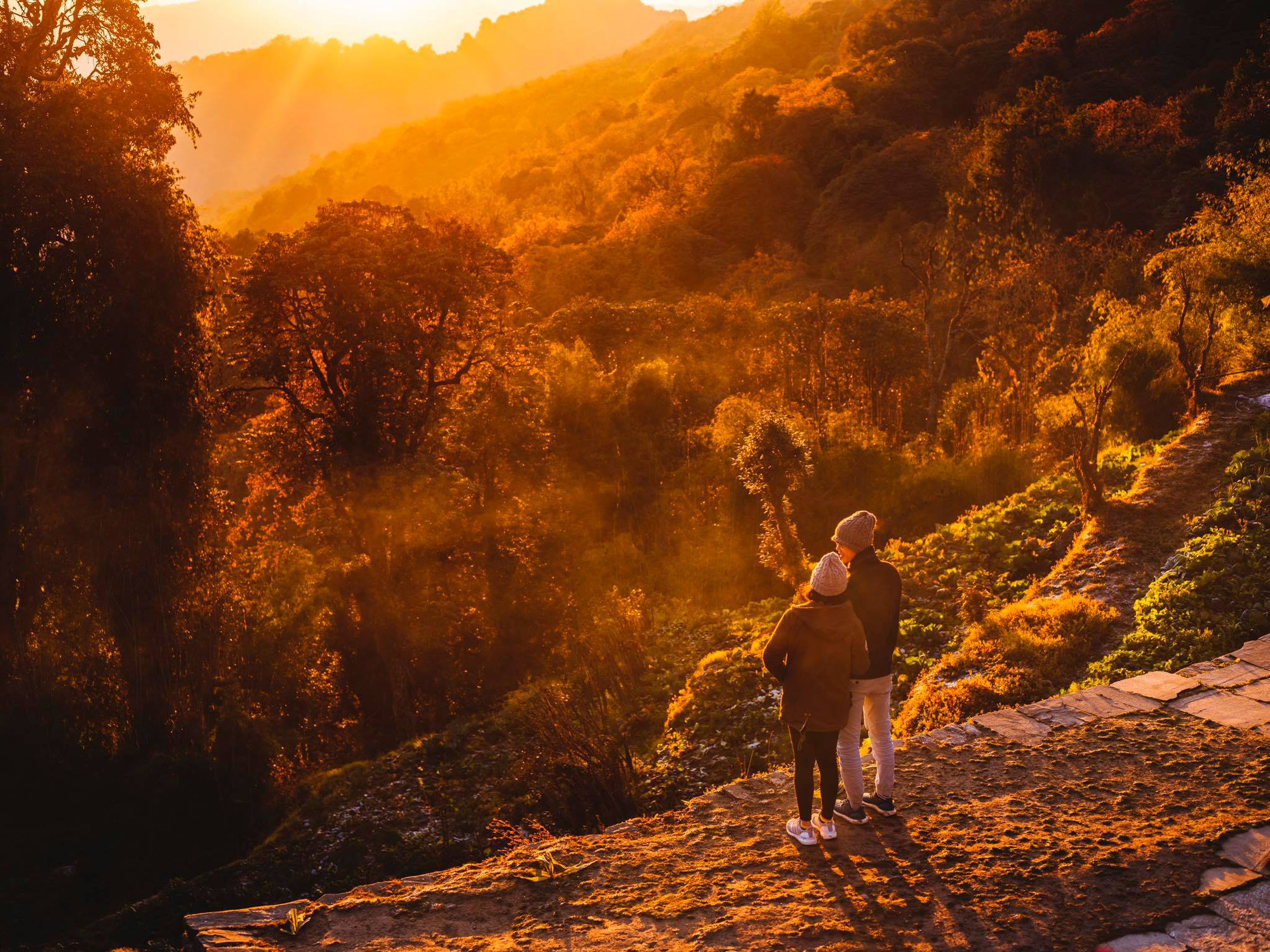 Bộ ảnh cưới không bình thường chút nào ở Nepal của cựu CEO Uber Việt Nam