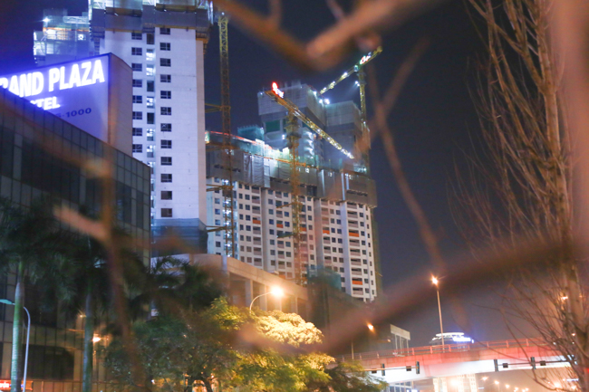 Ảnh: Tuyến phố Thủ đô trồng hàng trăm cây phong lá đỏ như Nhật Bản