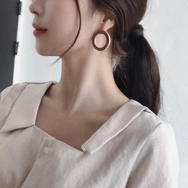 Mùa đông xõa tóc thì ấm thật nhưng lại dễ bị tĩnh điện rối tung, chi bằng bạn hãy diện 4 kiểu tóc gọn gàng xinh xẻo này Mùa đông xõa tóc thì ấm thật nhưng lại dễ bị tĩnh điện rối tung, chi bằng bạn hãy diện 4 kiểu tóc gọn gàng xinh xẻo này