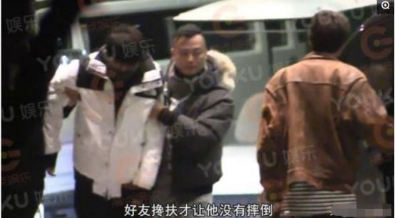 Giả Nãi Lượng bỏ nhẫn cưới sau vụ Lý Tiểu Lộ ngoại tình với em nuôi