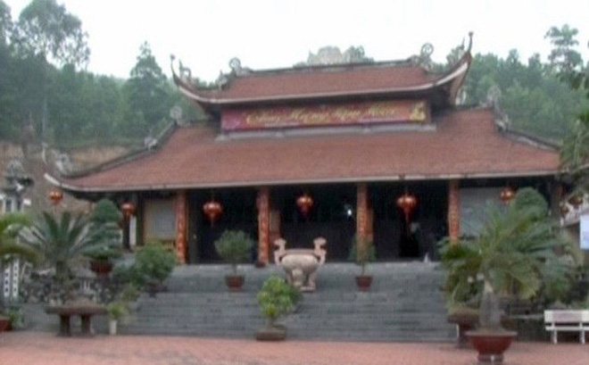 Khách Trung Quốc vào chùa, lập hòm công đức thu 200.000 đồng/người