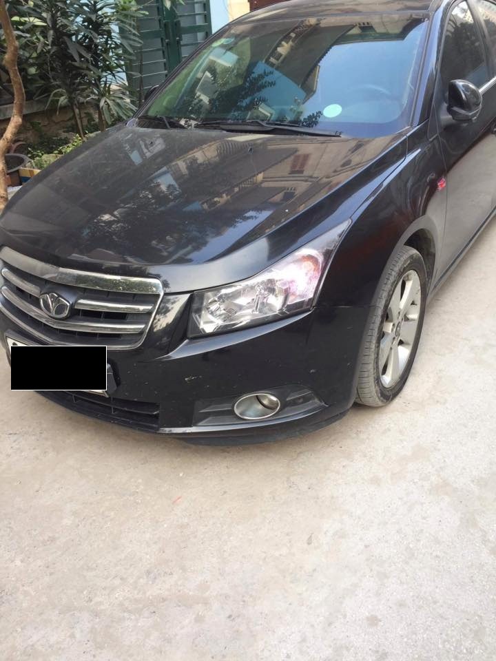 Hàng loạt ô tô bị xịt sơn bẩn tại chung cư Văn Quán, Hà Đông Hàng loạt ô tô bị xịt sơn bẩn tại chung cư Văn Quán, Hà Đông
