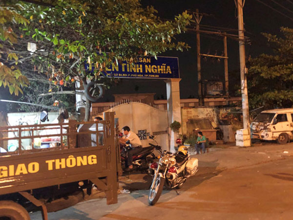 Đột kích cơ sở karaoke chuyên phục vụ khách ngoại, nhiều nữ nhân viên dương tính ma túy