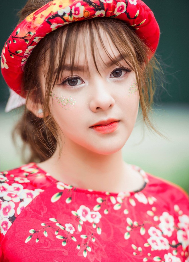 Lại xuất hiện thêm một cô bạn Việt sở hữu vẻ đẹp lai khó rời mắt!