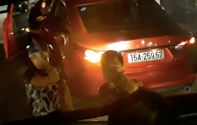 Phạt tài xế đánh nhau tại bến phà Vàm Cống xôn xao trên mạng