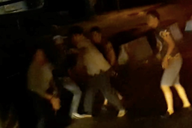 Phạt tài xế đánh nhau tại bến phà Vàm Cống xôn xao trên mạng