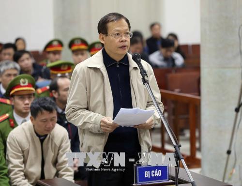 Tự bào chữa, cựu lãnh đạo PVN xin xem xét đặc biệt cho cấp dưới