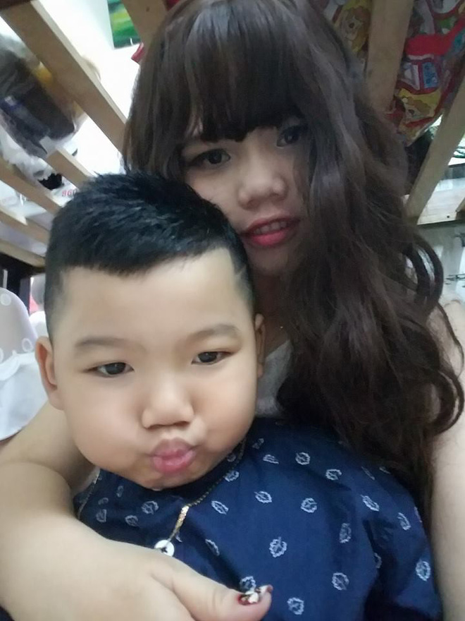 Tổng tập những hoàn cảnh éo le vì bố mẹ đẻ thưa, chị dắt em ra đường mà như mẹ dắt con