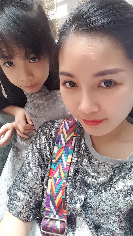 Tổng tập những hoàn cảnh éo le vì bố mẹ đẻ thưa, chị dắt em ra đường mà như mẹ dắt con