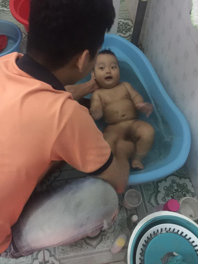 Hội những anh chồng nghiện con hơn nghiện vợ khiến chị em vừa khoái chí vừa ghen tị