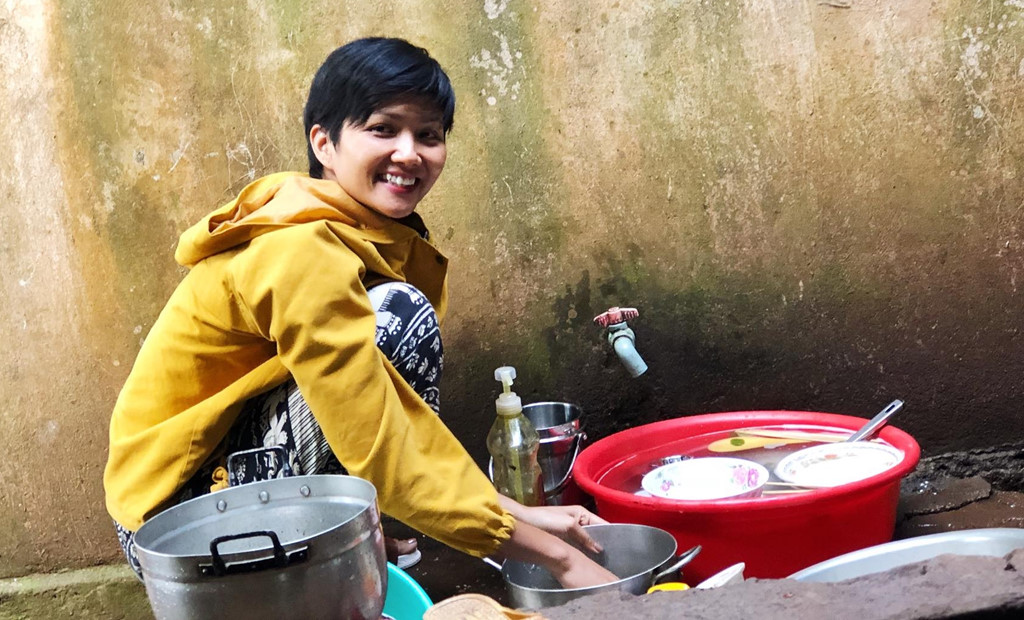 Ảnh quá khứ của Hoa hậu Hoàn vũ HHen Niê lại gây chú ý