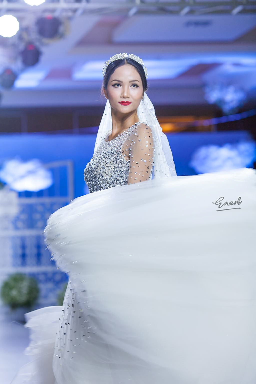 Ảnh quá khứ của Hoa hậu Hoàn vũ HHen Niê lại gây chú ý