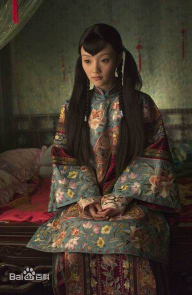 Lý Tiểu Lộ: Minh tinh lên đời từ vai nô lệ tình dục năm 17 tuổi