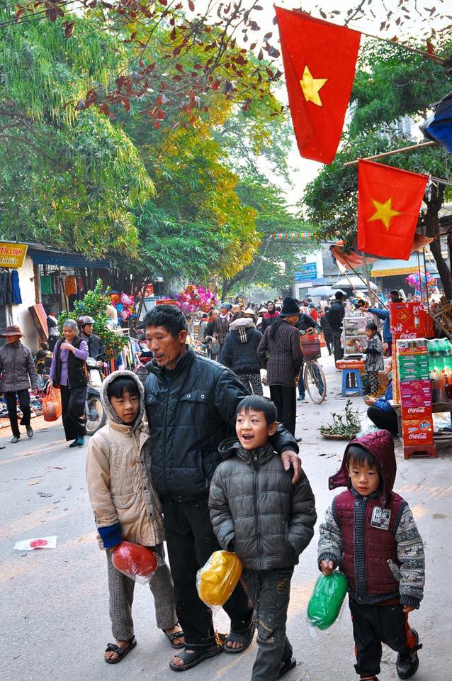 30 ngày nữa là Tết rồi, bức ảnh Quà Tết của bố khiến hàng nghìn trái tim bồi hồi