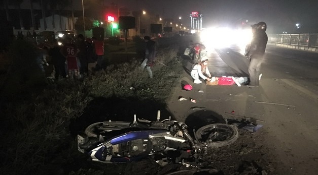 Hải Dương: Xe container mất lái, 4 người bị thương nặng