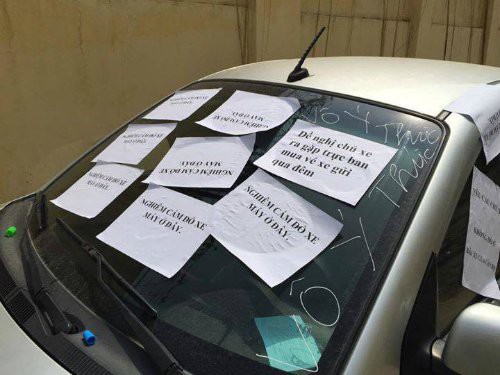 Đỗ xe kiểu trêu ngươi, chủ xe tá hỏa khi nhận kết đắng