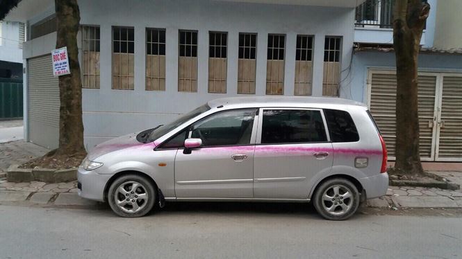 Hàng loạt xe hơi ở Hà Nội bị đối tượng lạ phun sơn trong đêm