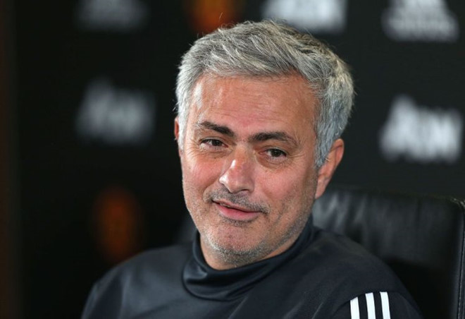 Mourinho thừa nhận khả năng chiêu mộ Sanchez