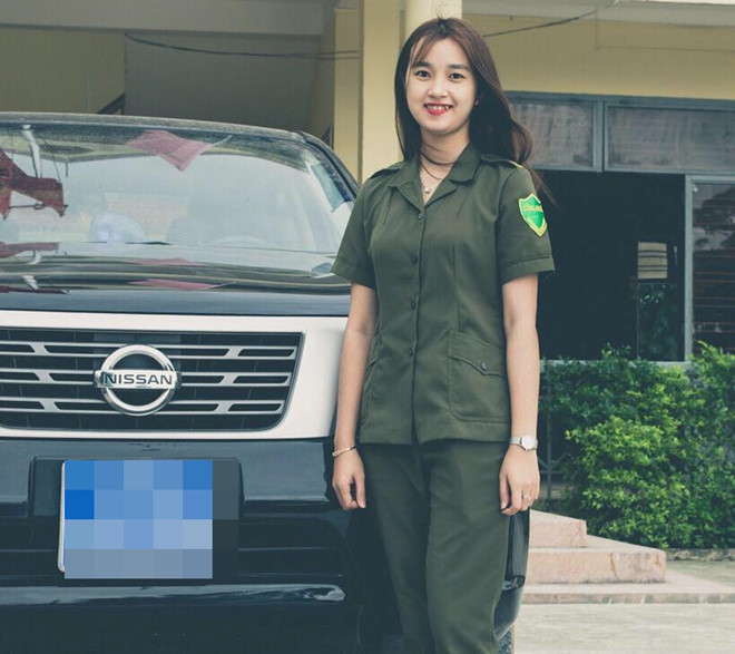 Nữ công an viên bị làm phiền sau bức ảnh xinh đẹp trên mạng