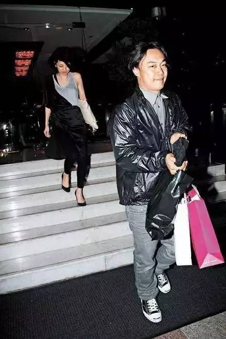 Nữ hoàng đốt tiền tiêu 3 tỷ đồng chưa đầy một tiếng