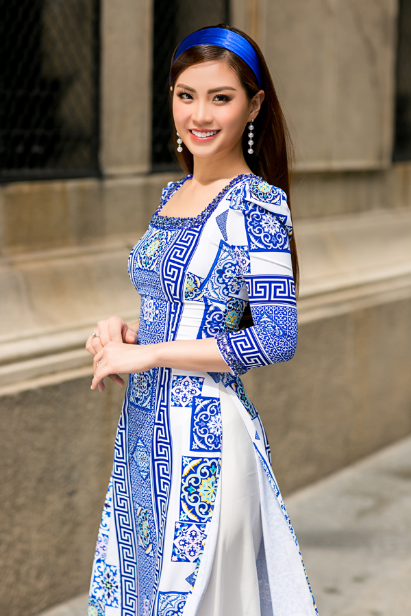 Thanh Thanh Tú, Diễm Trang khoe sắc với áo dài cách tân