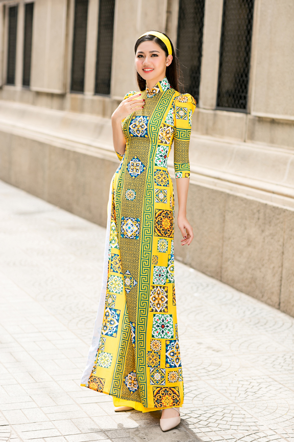 Thanh Thanh Tú, Diễm Trang khoe sắc với áo dài cách tân