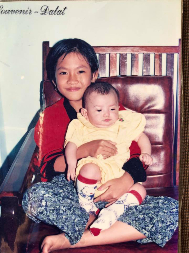 Câu chuyện đằng sau hành trình yêu thương của cô em gái bị não úng thủy dặn chị trong ngày cưới: Chị lấy chồng, đừng bỏ Lan nha! Câu chuyện đằng sau hành trình yêu thương của cô em gái bị não úng thủy dặn chị trong ngày cưới: Chị lấy chồng, đừng bỏ Lan nha!