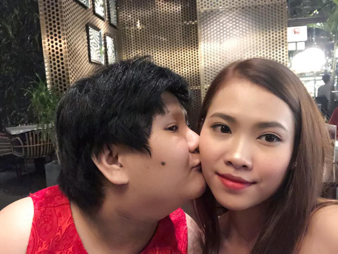 Câu chuyện đằng sau hành trình yêu thương của cô em gái bị não úng thủy dặn chị trong ngày cưới: Chị lấy chồng, đừng bỏ Lan nha! Câu chuyện đằng sau hành trình yêu thương của cô em gái bị não úng thủy dặn chị trong ngày cưới: Chị lấy chồng, đừng bỏ Lan nha!