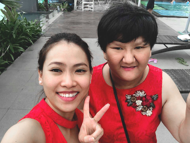 Câu chuyện đằng sau hành trình yêu thương của cô em gái bị não úng thủy dặn chị trong ngày cưới: Chị lấy chồng, đừng bỏ Lan nha! Câu chuyện đằng sau hành trình yêu thương của cô em gái bị não úng thủy dặn chị trong ngày cưới: Chị lấy chồng, đừng bỏ Lan nha!