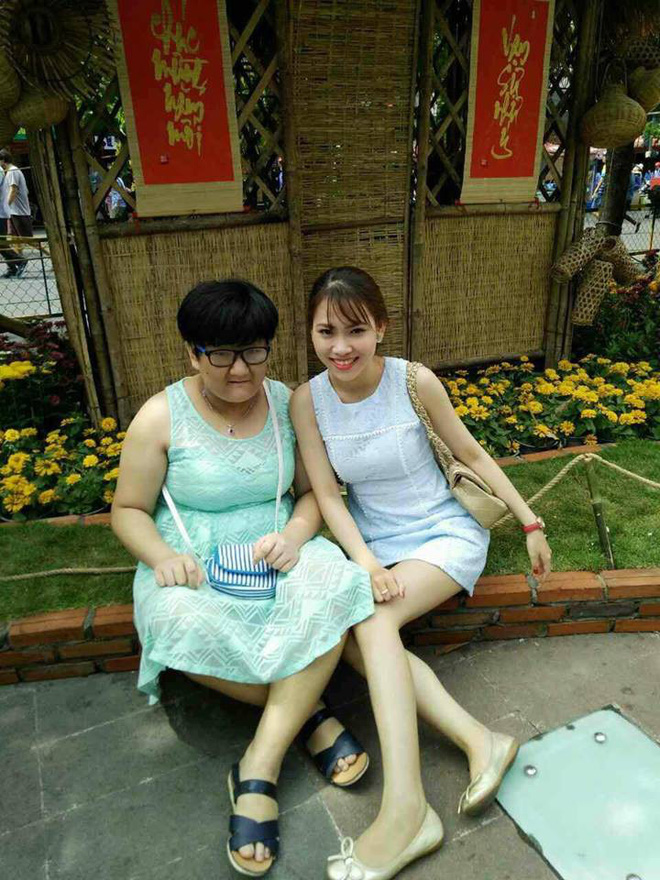 Câu chuyện đằng sau hành trình yêu thương của cô em gái bị não úng thủy dặn chị trong ngày cưới: Chị lấy chồng, đừng bỏ Lan nha! Câu chuyện đằng sau hành trình yêu thương của cô em gái bị não úng thủy dặn chị trong ngày cưới: Chị lấy chồng, đừng bỏ Lan nha!