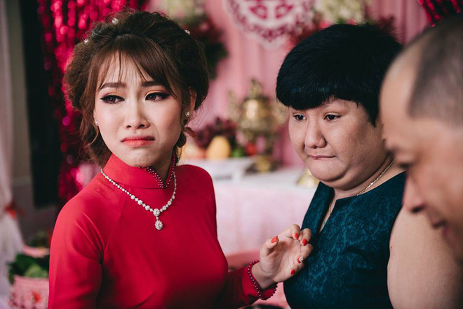 Câu chuyện đằng sau hành trình yêu thương của cô em gái bị não úng thủy dặn chị trong ngày cưới: Chị lấy chồng, đừng bỏ Lan nha! Câu chuyện đằng sau hành trình yêu thương của cô em gái bị não úng thủy dặn chị trong ngày cưới: Chị lấy chồng, đừng bỏ Lan nha!