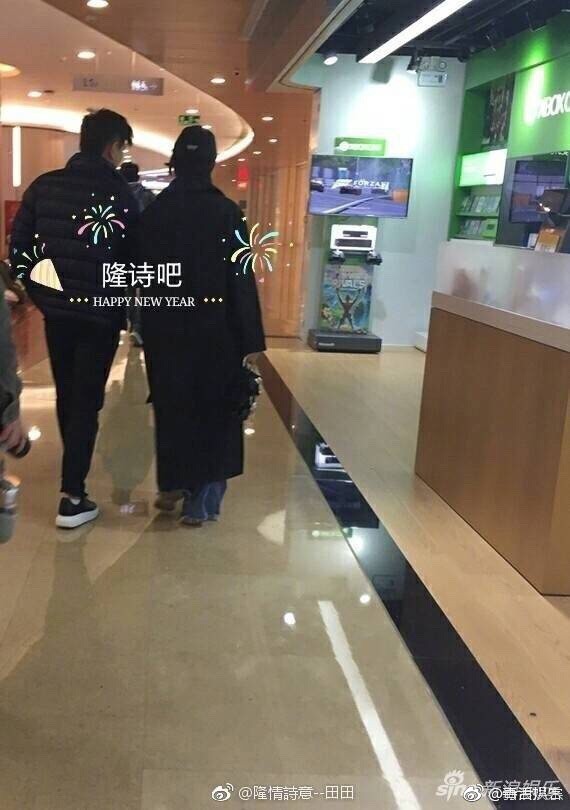 Ngô Kỳ Long - Lưu Thi Thi: Cứ khi nào bị chụp lén đều là hình ảnh đang nắm tay nhau ngọt ngào