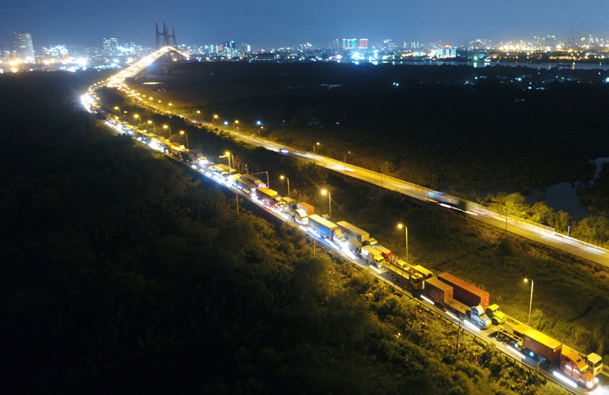 Ám ảnh đoạn đường 8 km đi mất 6 tiếng ở Sài Gòn Ám ảnh đoạn đường 8 km đi mất 6 tiếng ở Sài Gòn