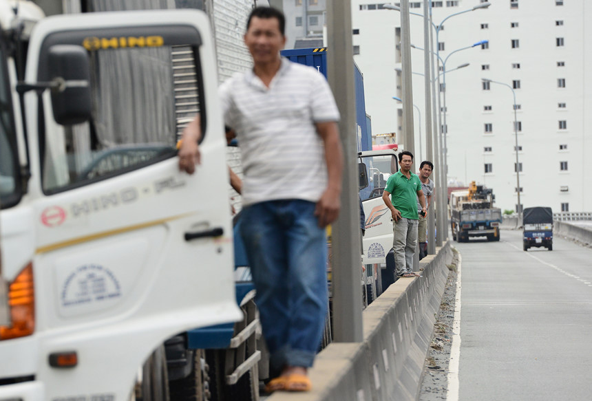 Ám ảnh đoạn đường 8 km đi mất 6 tiếng ở Sài Gòn Ám ảnh đoạn đường 8 km đi mất 6 tiếng ở Sài Gòn