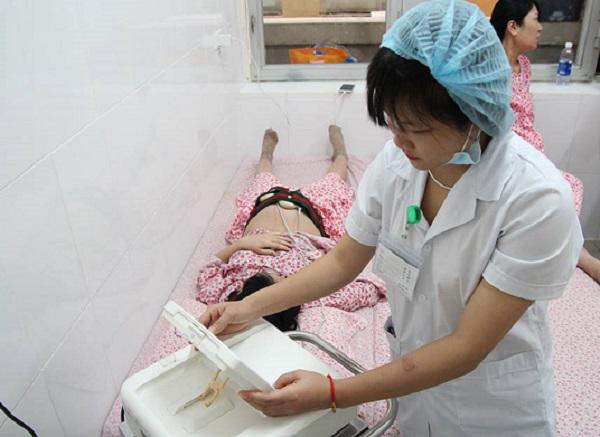 Bà bầu 18 tuổi đi khám thai, bác sĩ yêu cầu mổ cấp cứu, phát hiện điều bất ngờ