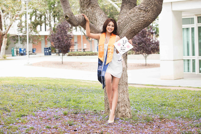 Nhan sắc em gái hoa hậu Việt: Người nóng bỏng, người mộc mạc