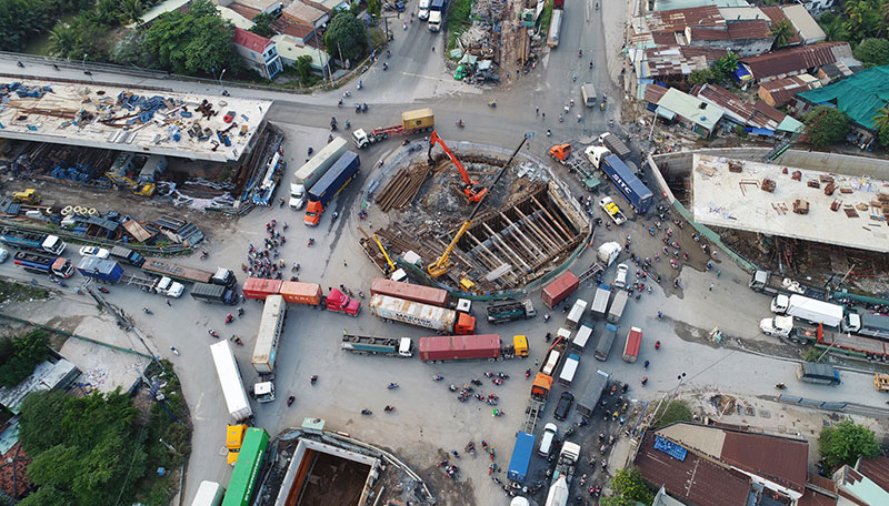 Đoạn đường 8 km đi hết 6 tiếng ở Sài Gòn: Quá khổ