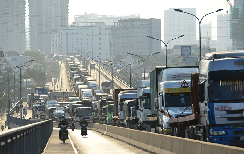 Đoạn đường 8 km đi hết 6 tiếng ở Sài Gòn: Quá khổ