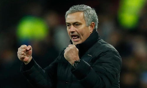 Man Utd đề nghị Mourinho ở lại thêm 5 năm
