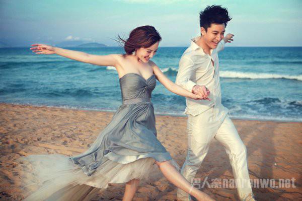 Là chị em nhưng Hoắc Tư Yến - Lý Tiểu Lộ đối xử với chồng trẻ hoàn toàn trái ngược