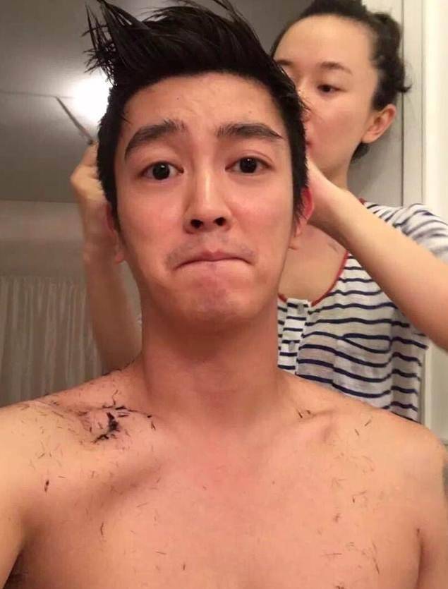 Là chị em nhưng Hoắc Tư Yến - Lý Tiểu Lộ đối xử với chồng trẻ hoàn toàn trái ngược