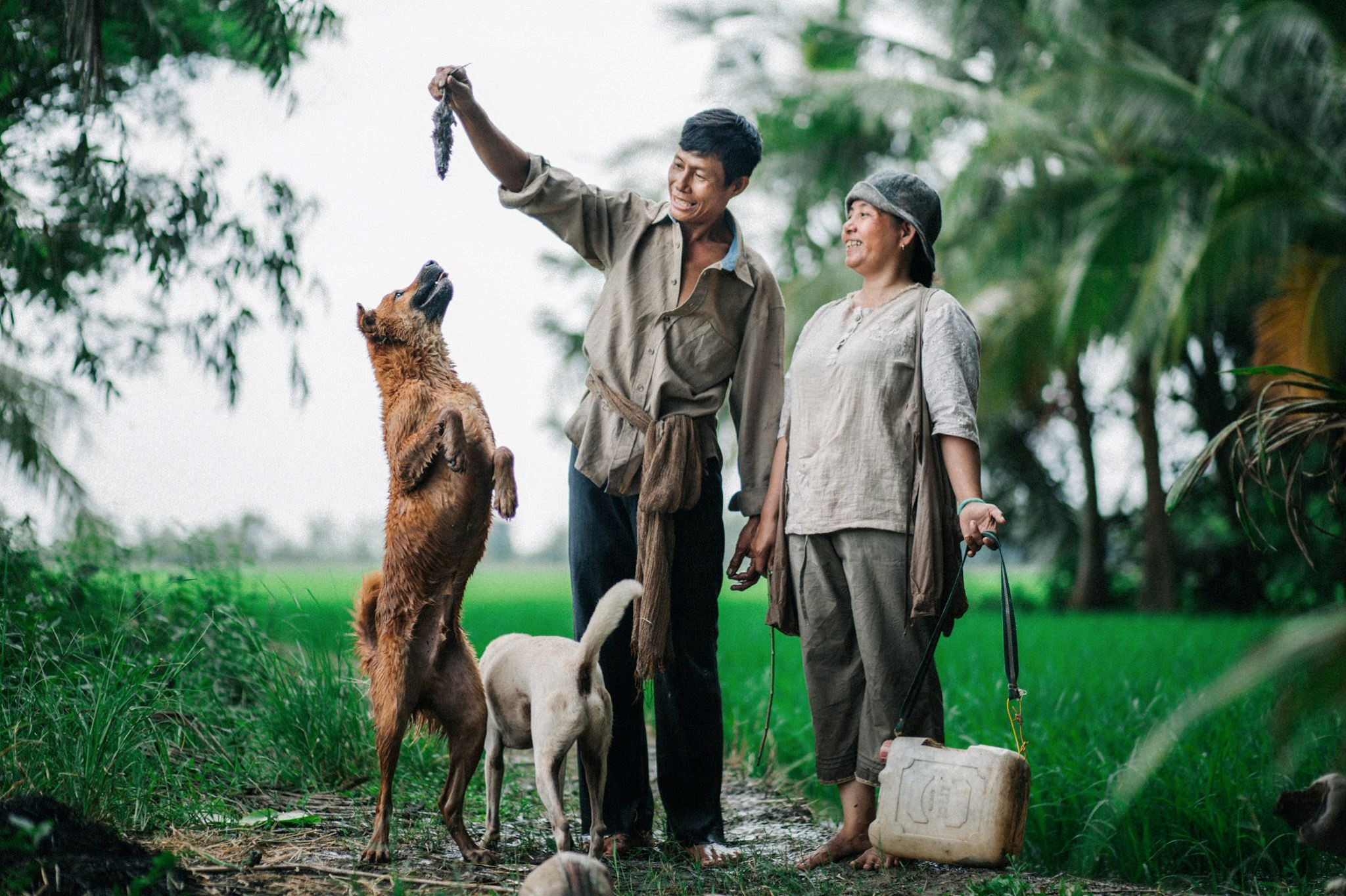 Chúng ta sống ảo mỗi ngày nhưng mấy ai biết chụp ảnh cho cha mẹ! Chúng ta sống ảo mỗi ngày nhưng mấy ai biết chụp ảnh cho cha mẹ!