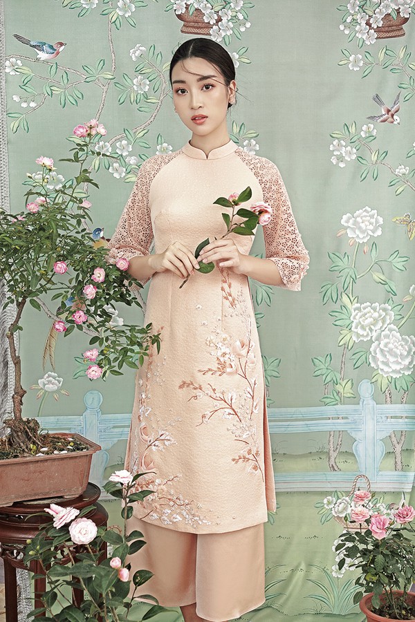 Đỗ Mỹ Linh gợi ý chọn áo dài cách tân mặc tết Đỗ Mỹ Linh gợi ý chọn áo dài cách tân mặc tết