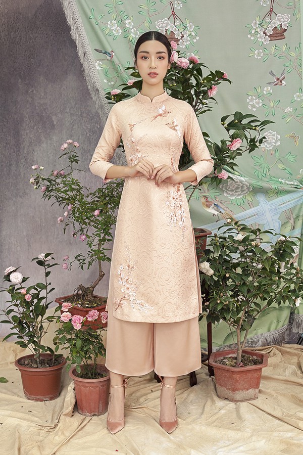 Đỗ Mỹ Linh gợi ý chọn áo dài cách tân mặc tết Đỗ Mỹ Linh gợi ý chọn áo dài cách tân mặc tết