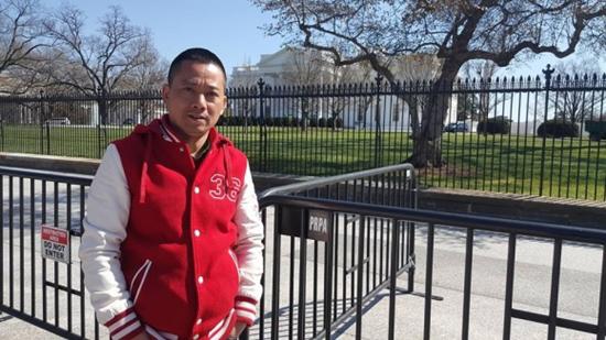 Cuộc sống đáng mơ ước với vợ đẹp, con ngoan của chàng diễn viên thấp bé Bình Trọng