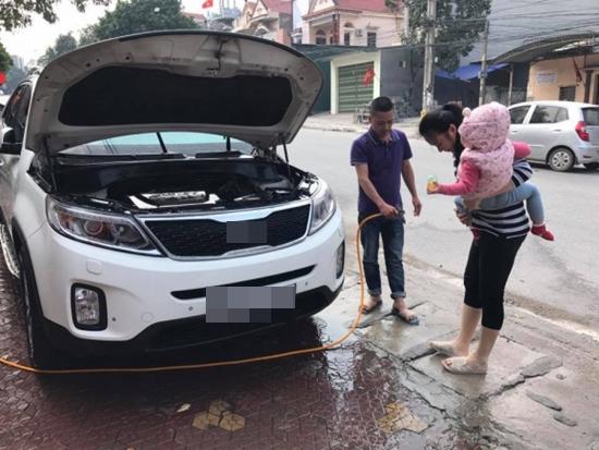 Cuộc sống đáng mơ ước với vợ đẹp, con ngoan của chàng diễn viên thấp bé Bình Trọng