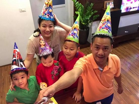 Cuộc sống đáng mơ ước với vợ đẹp, con ngoan của chàng diễn viên thấp bé Bình Trọng