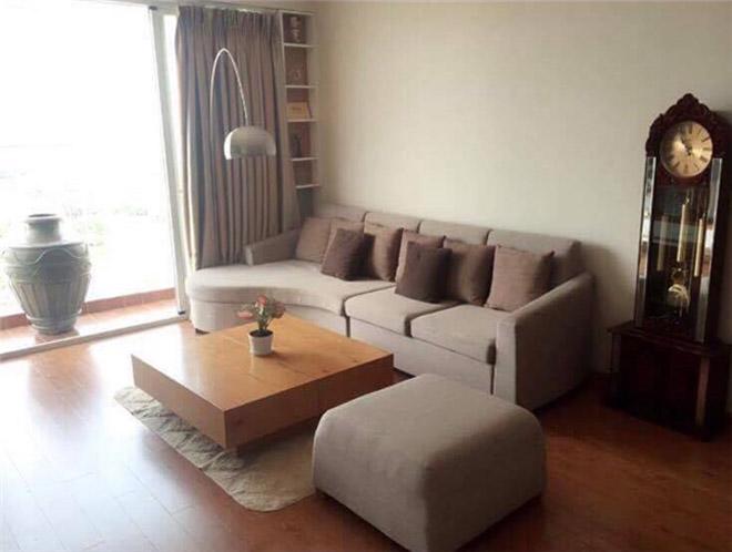 Từng bị ném đá, giờ đây Hải Băng lại được chồng chiều - con xinh, ngày một viên mãn Từng bị ném đá, giờ đây Hải Băng lại được chồng chiều - con xinh, ngày một viên mãn