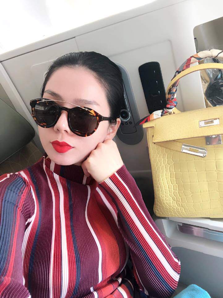 Học tập mẹ bỉm sữa Lệ Quyên cách chọn màu son giúp sáng bừng khuôn mặt!