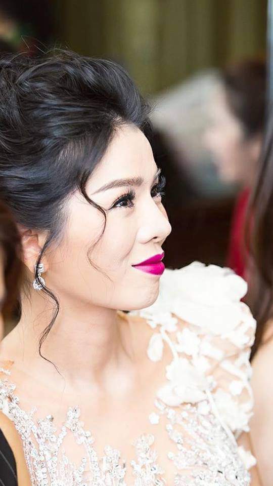 Học tập mẹ bỉm sữa Lệ Quyên cách chọn màu son giúp sáng bừng khuôn mặt!